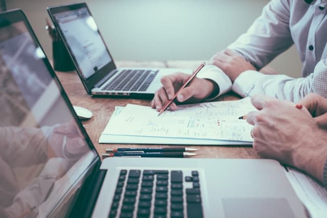 🪙 The Golden Rules of Investing – Part 1: Be Like Adam, Not Sam